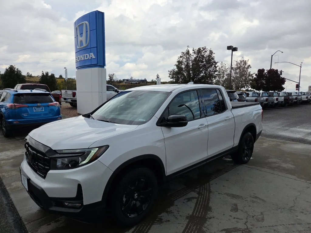 Used 2024 Platinum White Pearl Honda AWD BLACK EDITION image 16