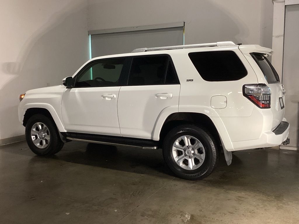Used 2018 White Toyota SR5 Premium image 9