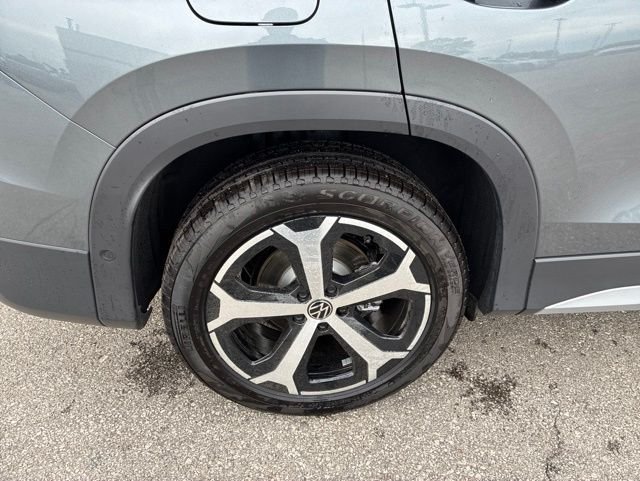 New 2026 Platinum Gray Volkswagen 2.0T SE image 3