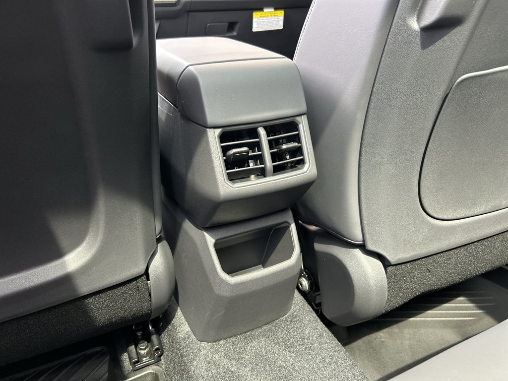 New 2027 Snow White Pearl Kia X-Line S image 16