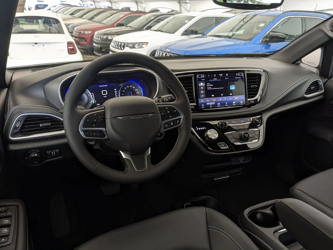 New 2027 Black Chrysler Select - - AWD - 3.6L Pentastar V6 - Adaptive Cruise Control - Blind Spot Monitor & More! image 24