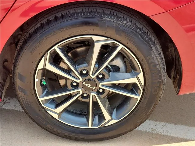 Used 2024 Currant Red KIA LXS (IVT) image 7