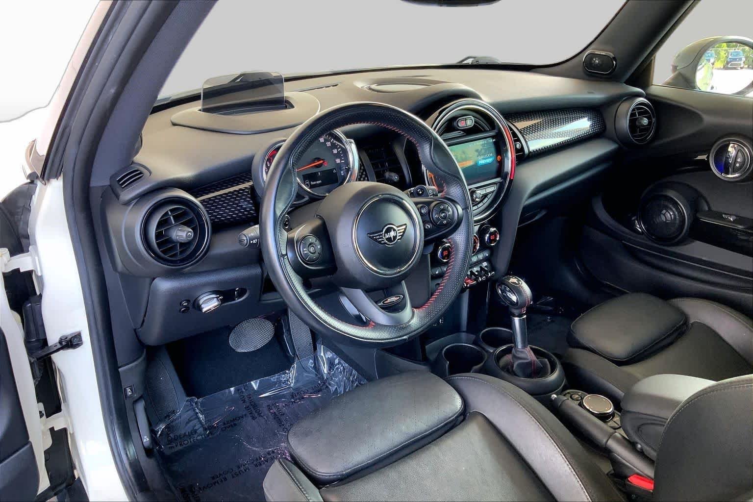 Used 2019 Pepper White MINI Cooper S image 18