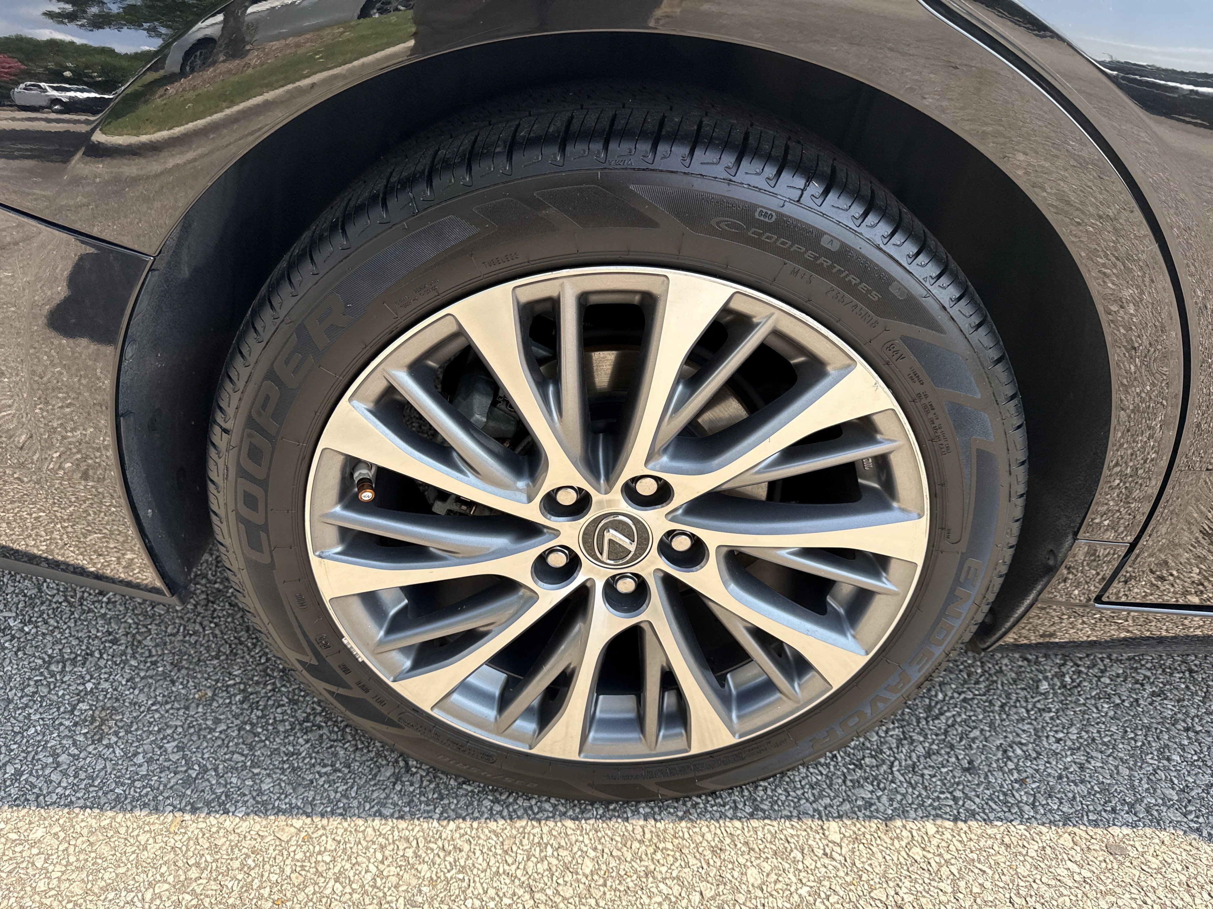 Used 2020 Black Lexus ES 350 image 19