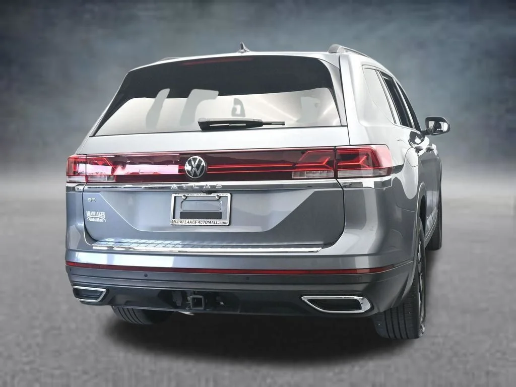 Used 2024 Gray Volkswagen 2.0T SE w/Technology image 5