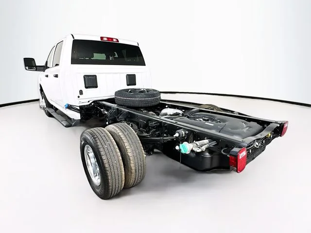 New 2026 Bright White Clear-Coat Exterior Paint RAM TRADESMAN Chassis Cab image 5