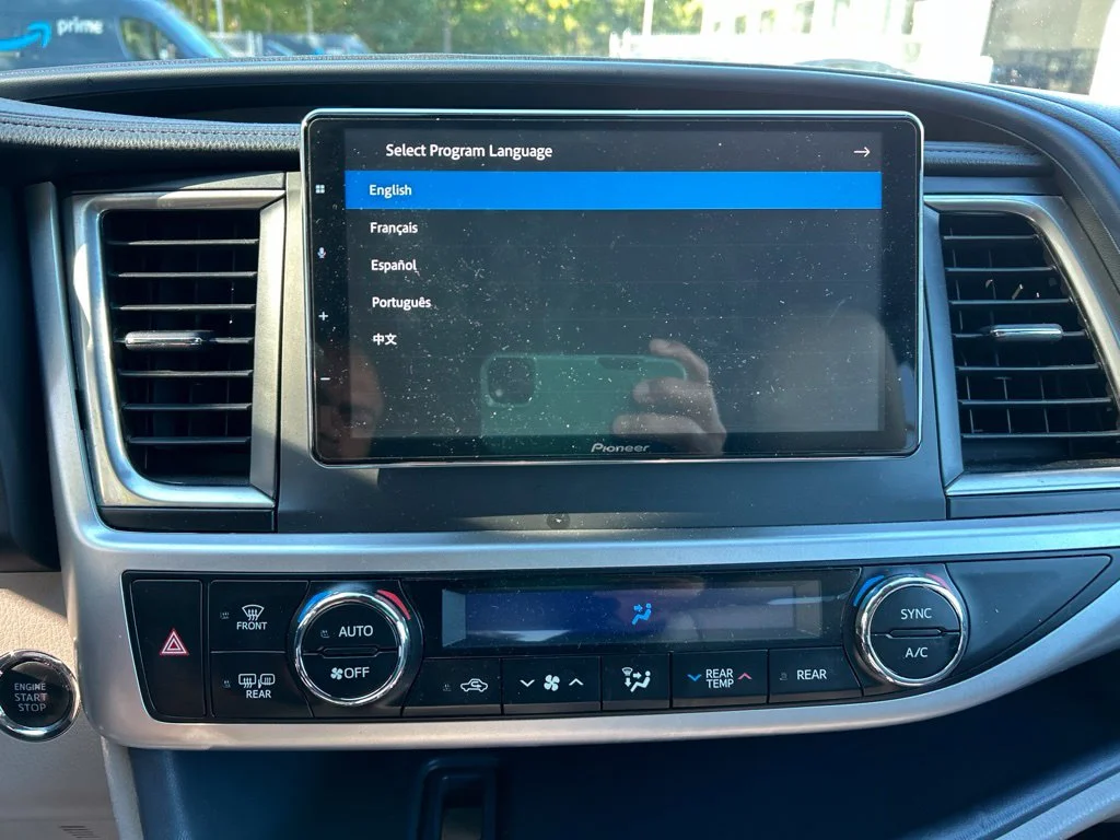 Used 2019 Silver Toyota XLE image 22