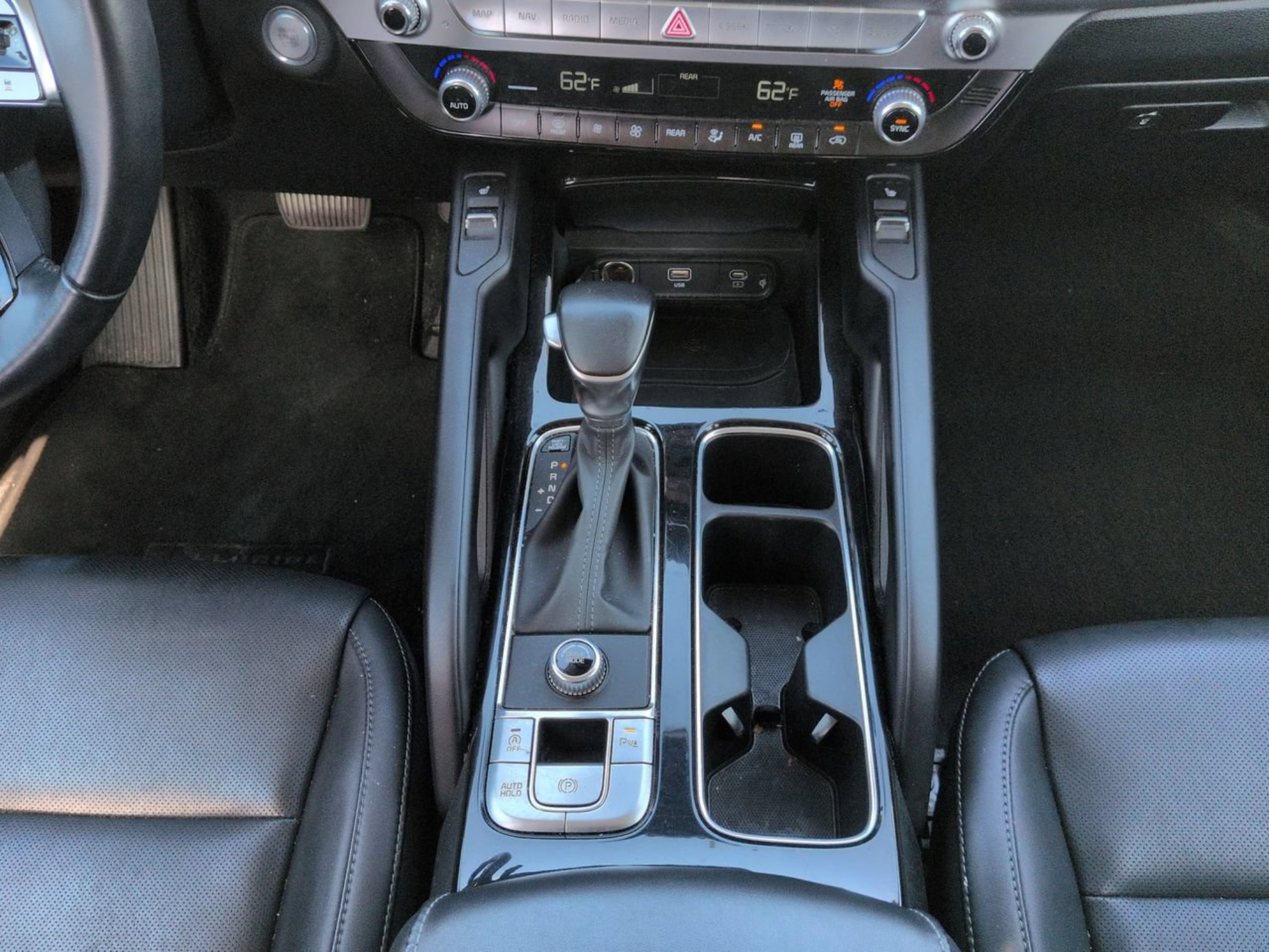 Certified Used 2025 Glacial White Pearl Kia S image 18