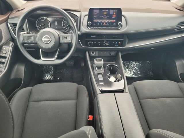 Used 2023 White Nissan S image 16