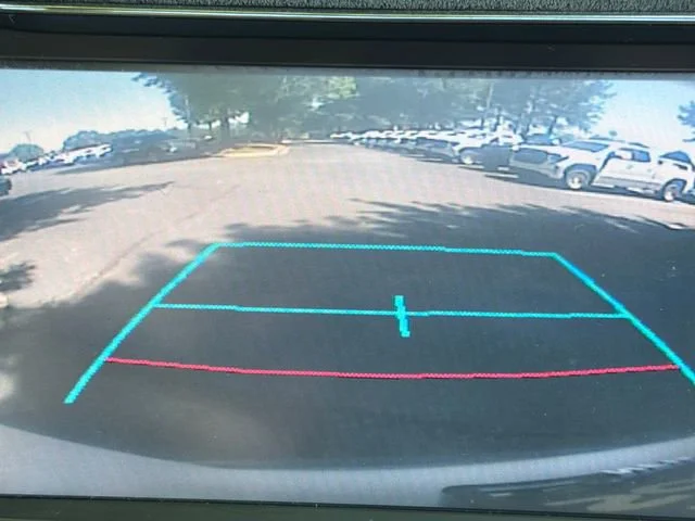 Used 2015 Silver Toyota XLE image 29