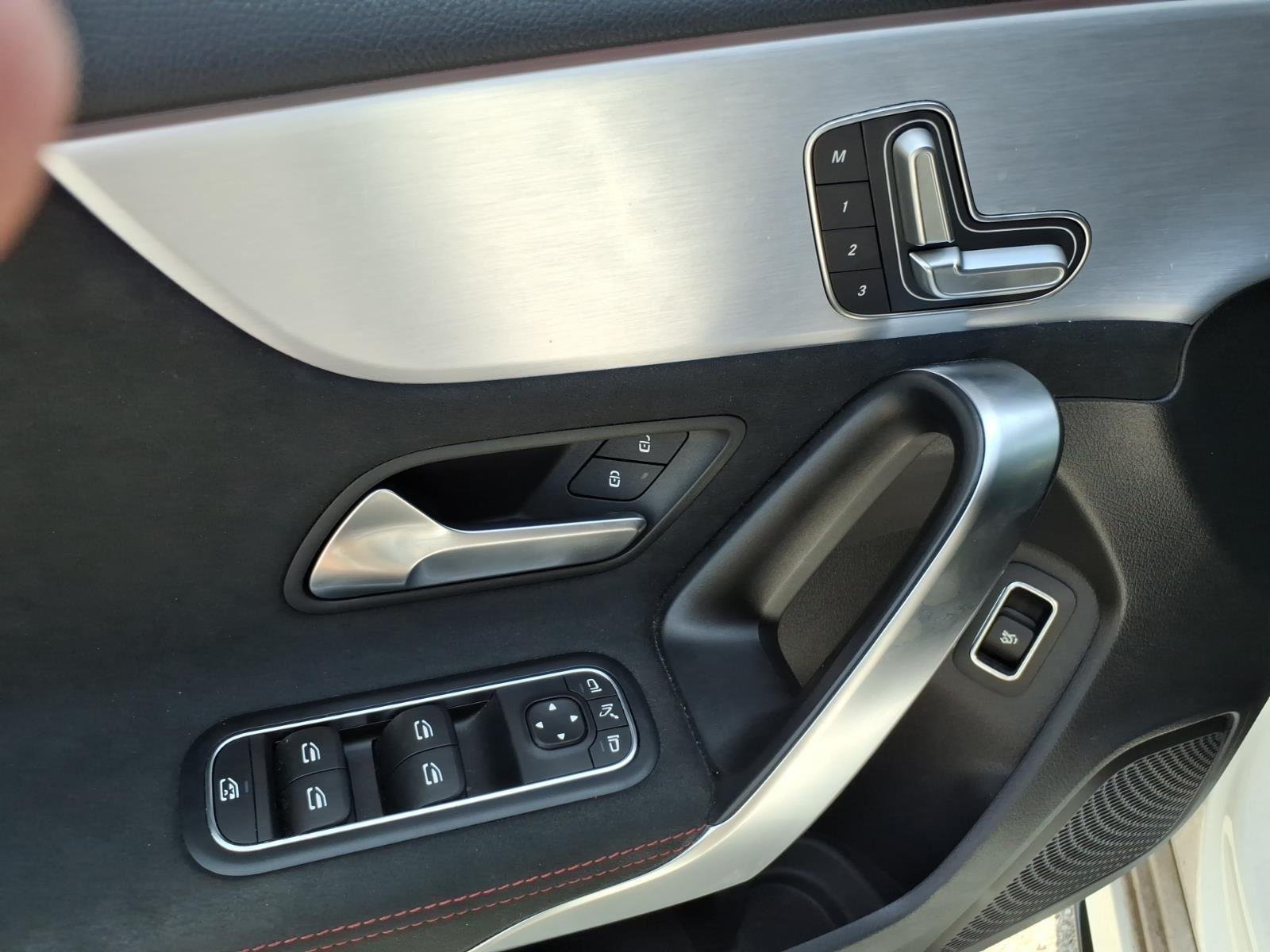 Used 2021 Polar White MERCEDES  image 12