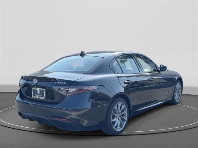 New 2025 Vulcano Black Metallic Exterior Paint Alfa Romeo  image 6