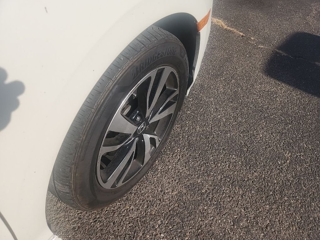 Used 2018 White Honda Elite image 16