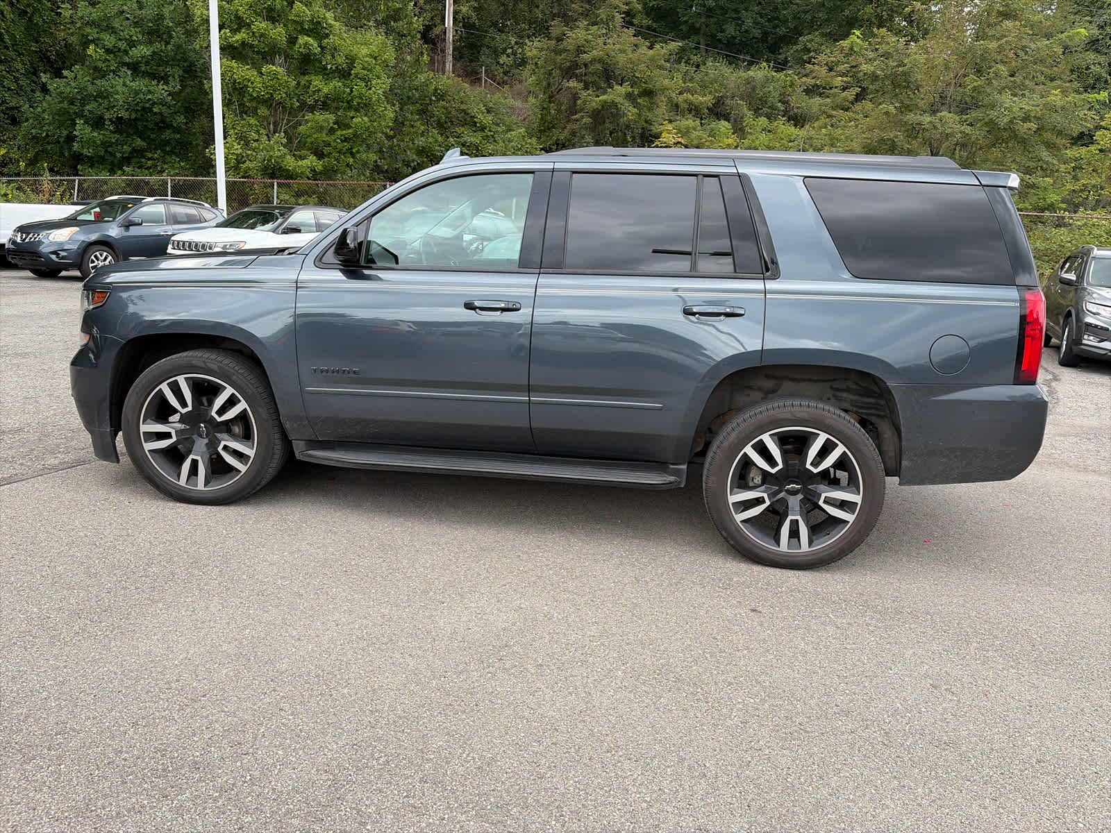 Used 2019 Shadow Gray Metallic Chevrolet Premier image 17
