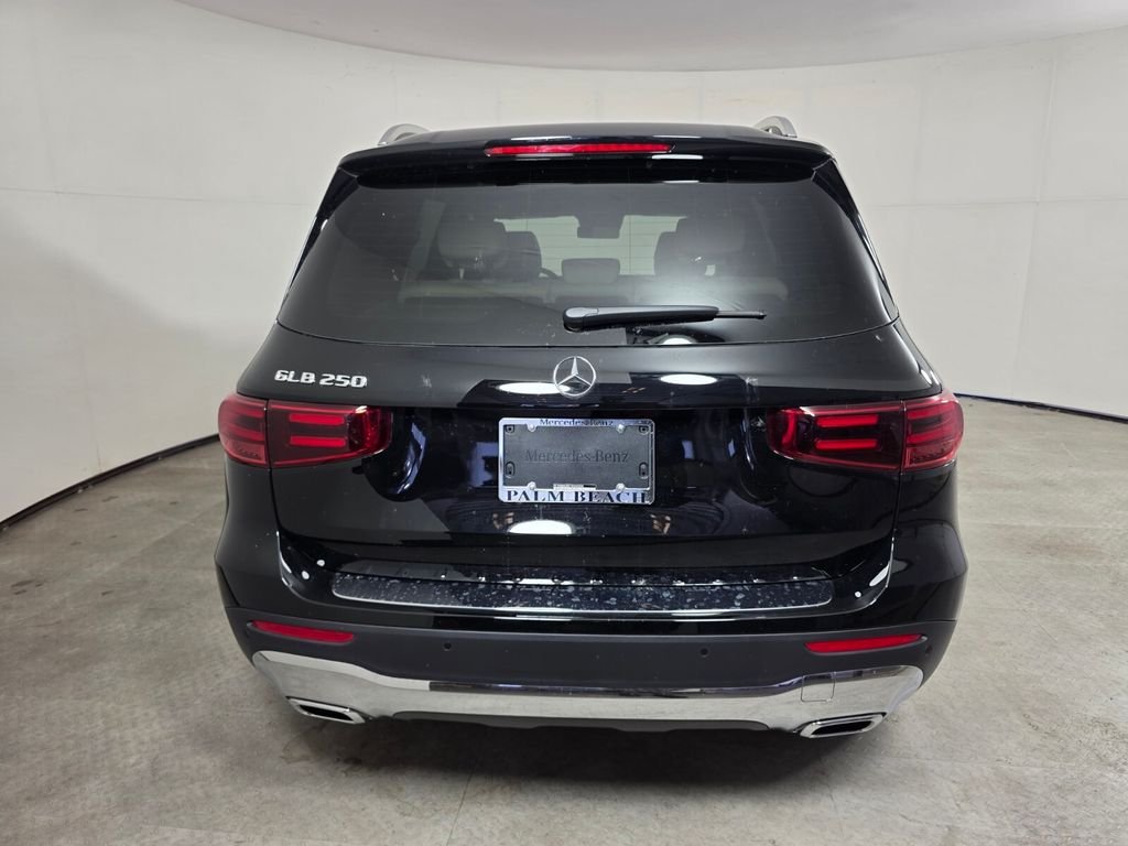 New 2026 Night Black Mercedes-Benz GLB 250 image 5