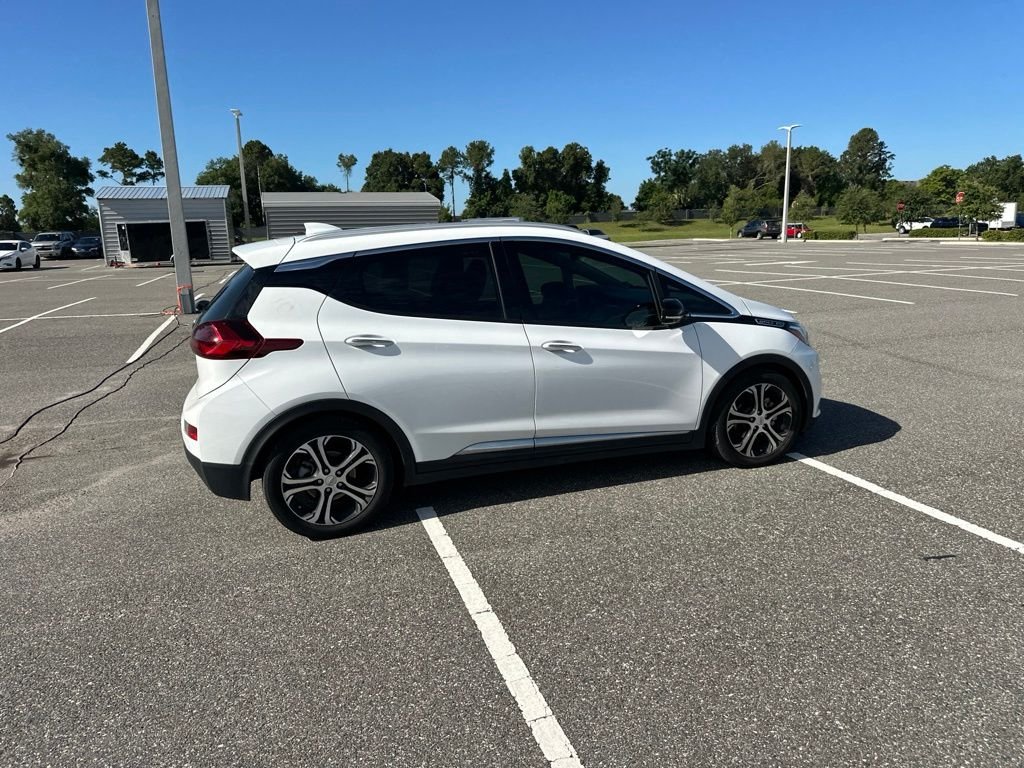 Used 2020 White Chevrolet Premier image 4