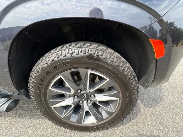 Used 2023 Ash Chevrolet Z71 image 9