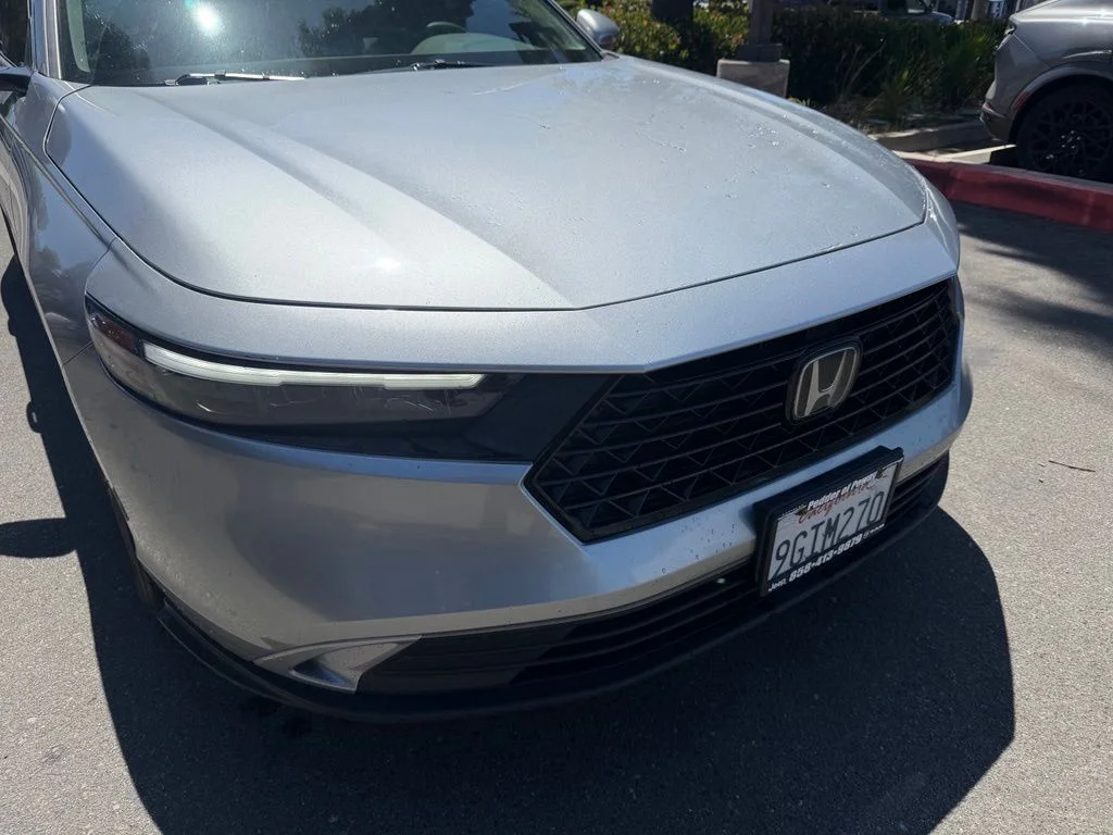 Used 2023 Silver Honda EX image 1