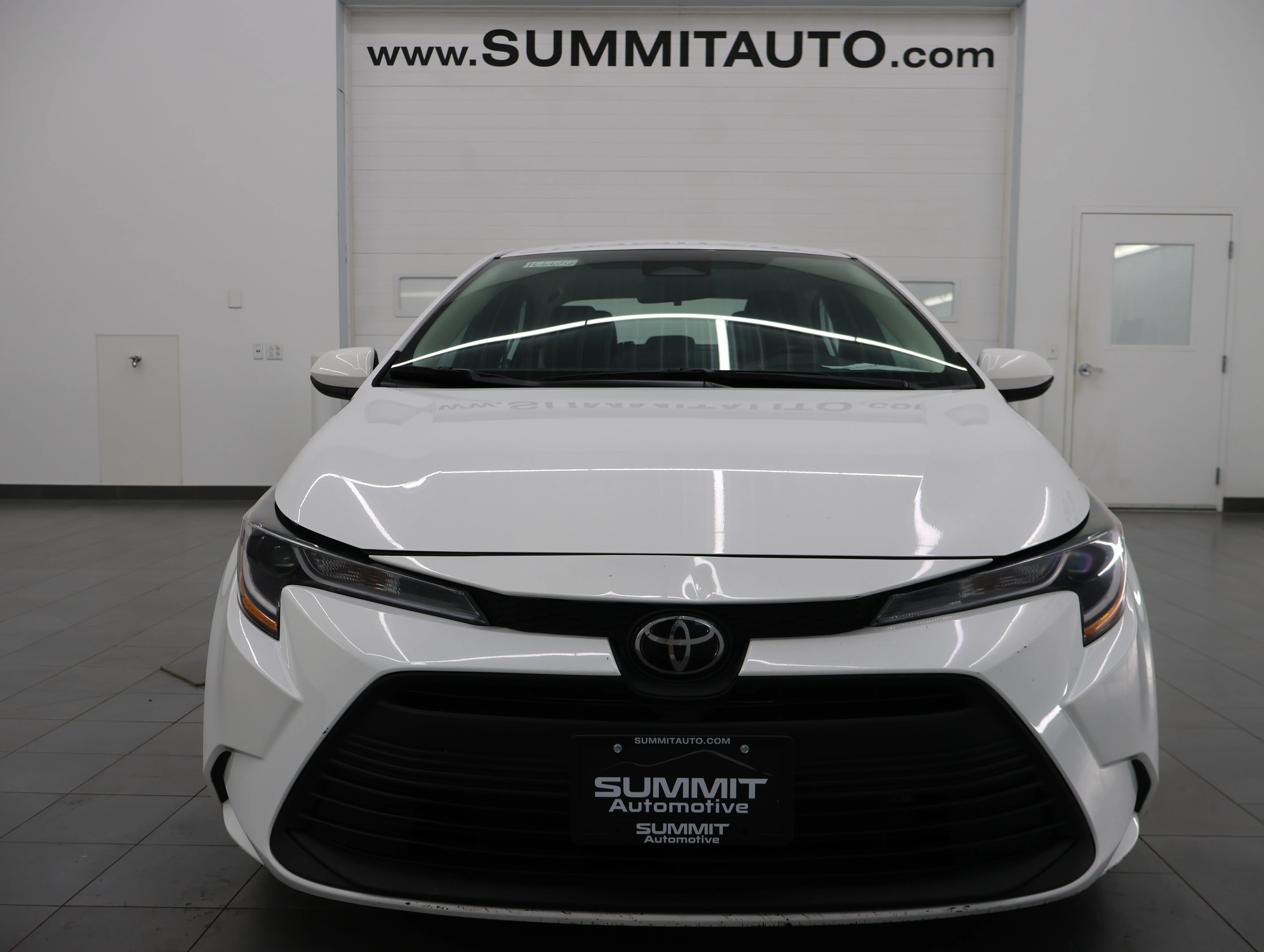 Used 2024 Ice Cap Toyota LE image 20
