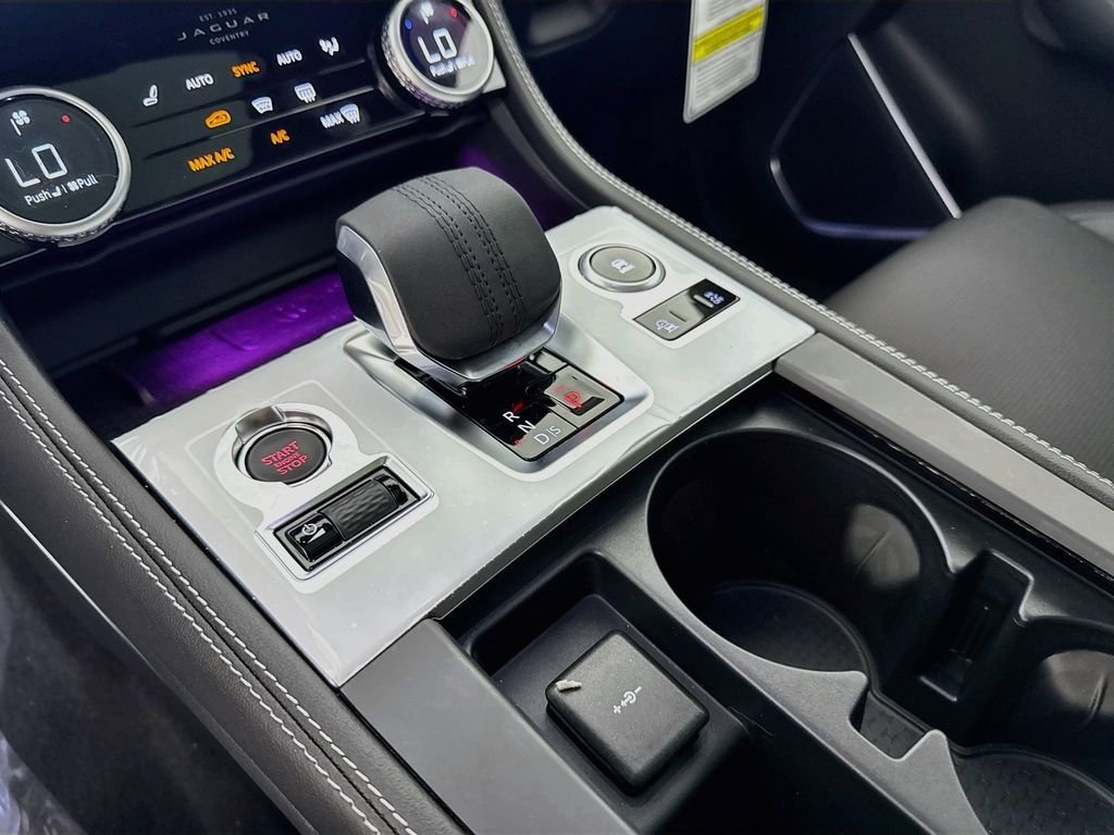 2026 Jaguar F-Pace R-Dynamic S - Photo 17