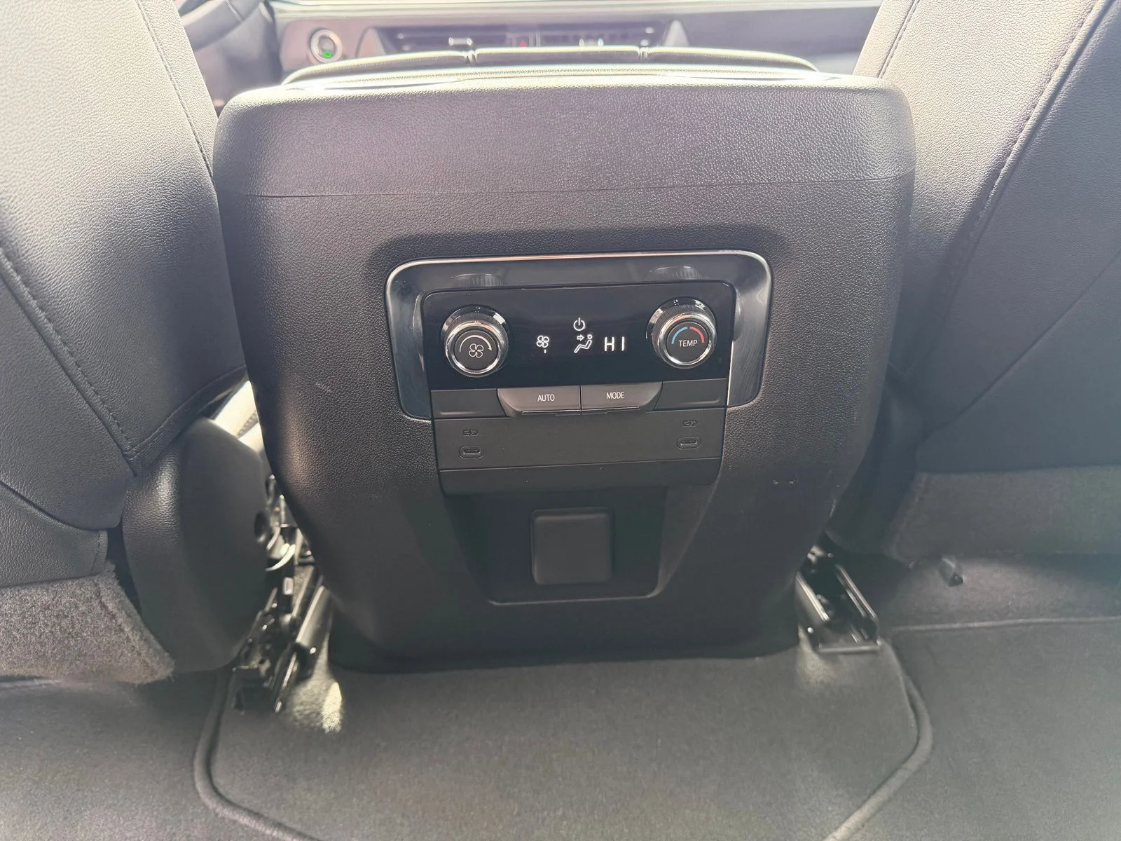 Used 2025 White Chevrolet LT image 27