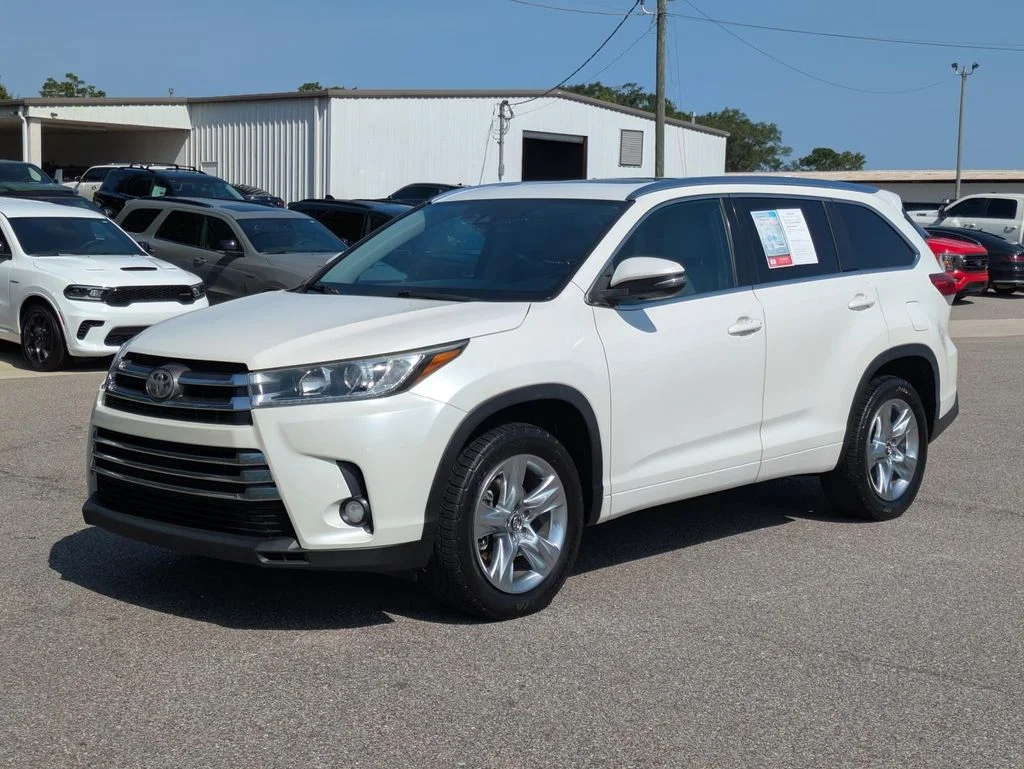 Used 2018 White Toyota Limited image 81