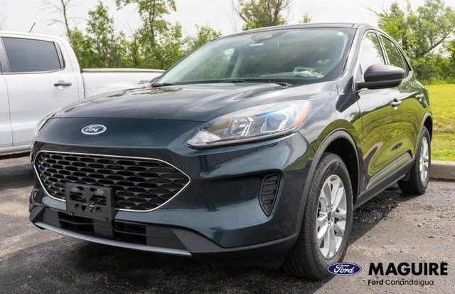 Used 2022 Blue Ford SE image 1