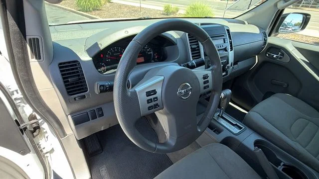 Used 2015 White Nissan S image 29