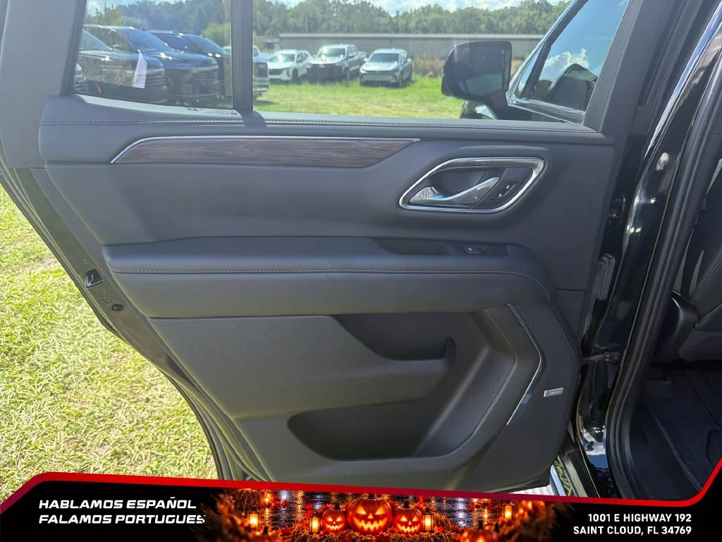 Used 2022 BLACK Chevrolet Z71 image 28