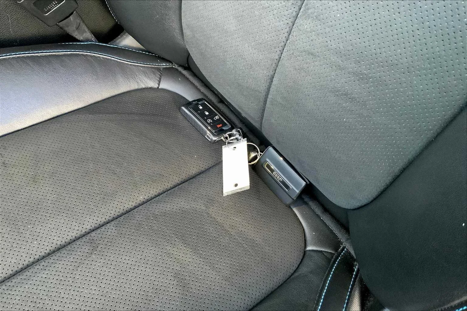 Used 2022 Baltic Gray Metallic Clearcoat Jeep Trailhawk image 14