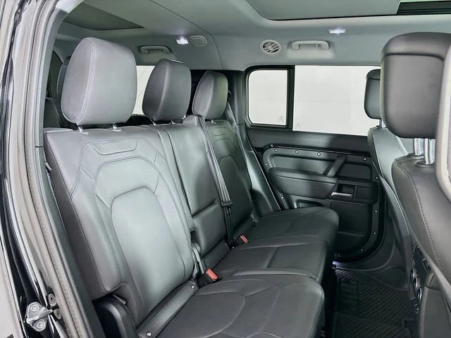 Used 2025 Black Land Rover S image 27