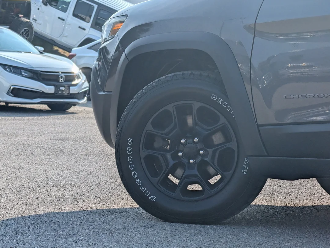 Certified Used 2020 Grey Jeep Trailhawk Elite - - 4x4 - Nappa Leather - Command View Sunroof - SafetyTec Grp & More! image 9
