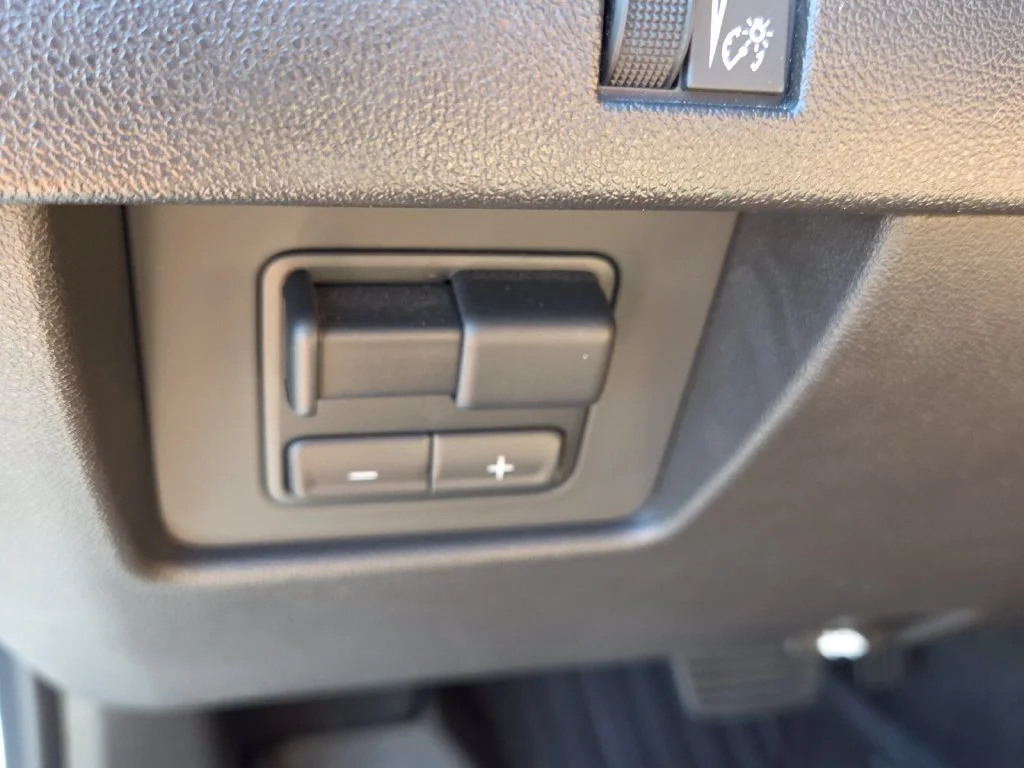 Used 2024 Summit White Chevrolet Trail Boss image 28