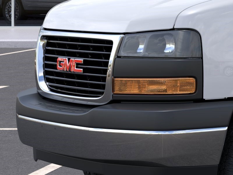 New 2025 Summit White GMC 1WT image 13