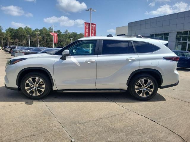 Certified Used 2024 WIND CHILL PEARL Toyota  image 2