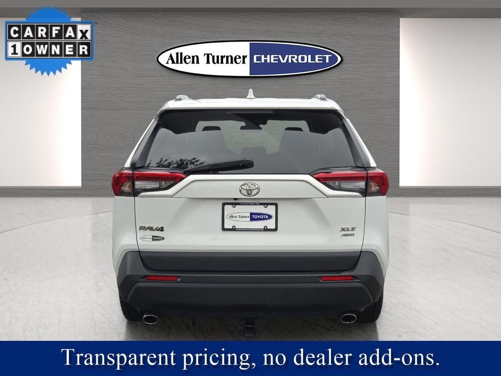 Used 2022 White Toyota XLE image 7