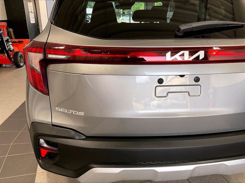 Used 2024 Gray Kia LX image 27
