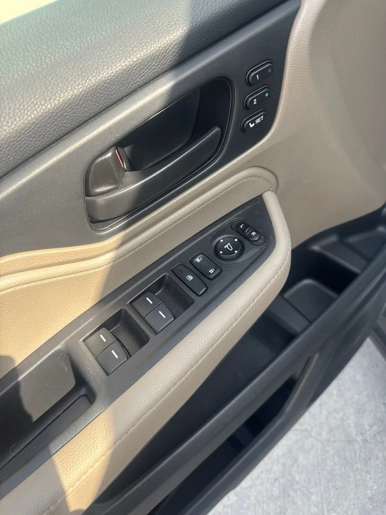 Used 2019 White Honda EX-L image 10