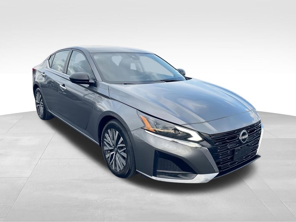 Used 2024 Gray Nissan 2.5 SV image 2