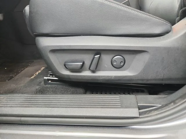 Used 2025 Gray Nissan SL image 21