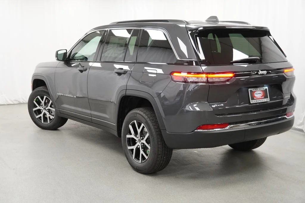 Used 2025 Gray Jeep Limited image 17