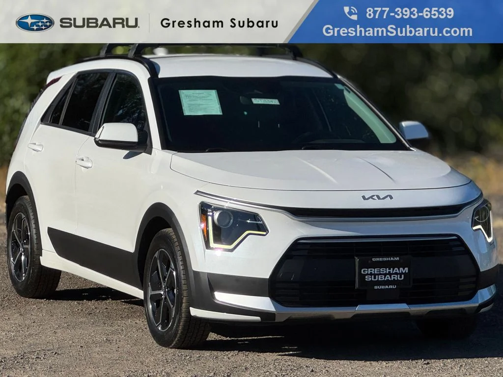 Used 2023 White Kia EX image 1