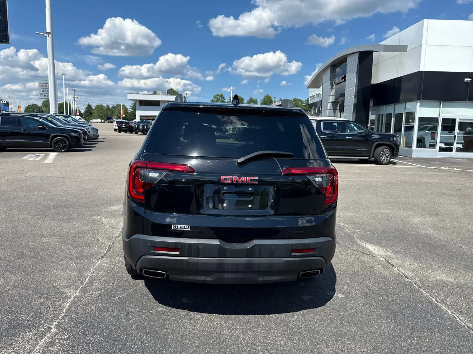 Certified Used 2023 Ebony Twilight Metallic GMC SLE image 4