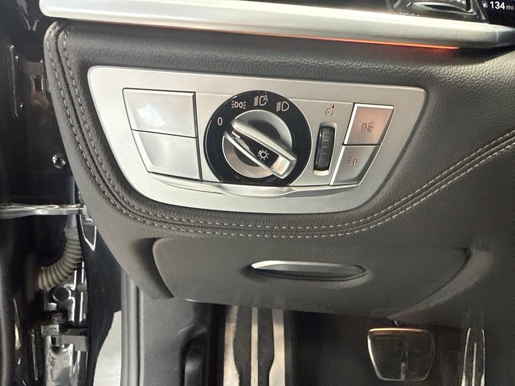 Used 2022 Black BMW 750i xDrive image 19