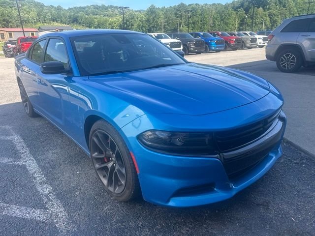 Used 2023 Blue Dodge SXT image 2