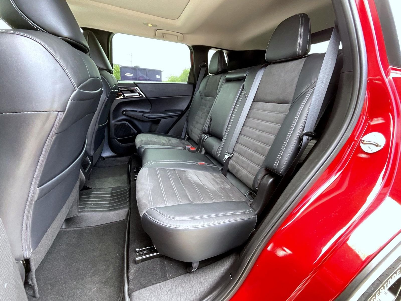 Used 2023 Red Mitsubishi SE image 20
