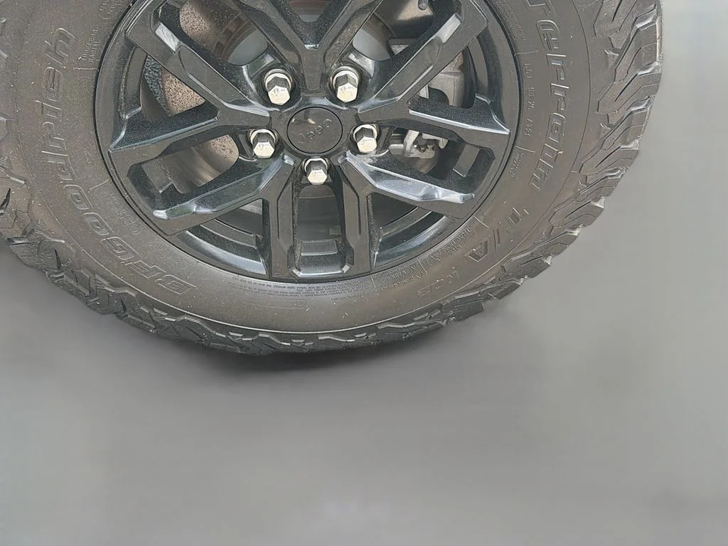 Used 2021 Bright White Clearcoat Jeep California Edition image 6