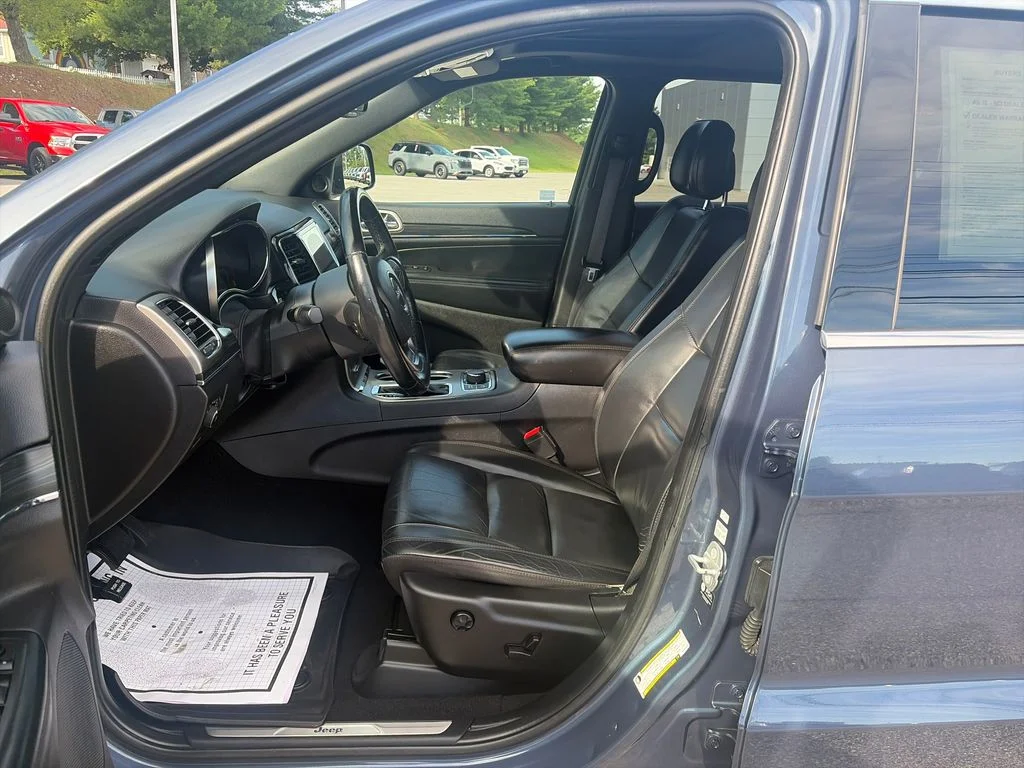 Used 2021 Blue Jeep Limited image 10