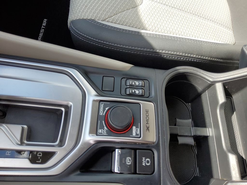 Used 2021 White Subaru Premium image 23