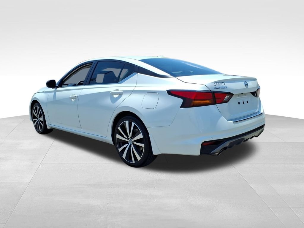 Used 2022 Pearl White Nissan 2.5 SR image 23
